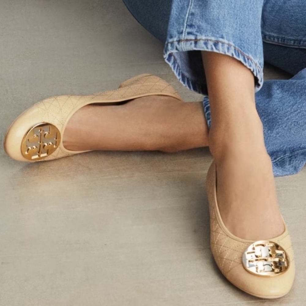 TORY BURCH Claire Quilted Ballet Flats Porcelain size 9.5 gold logo Hardwear